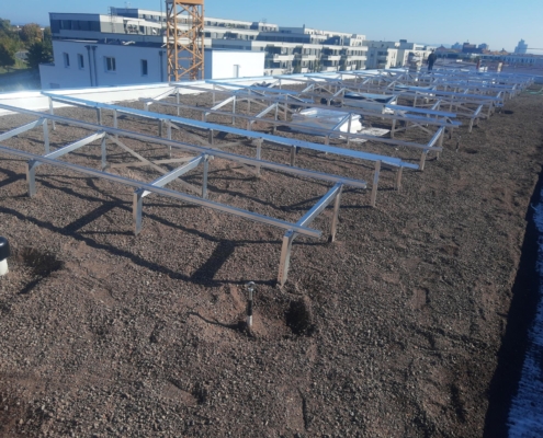 Untergestelle vor Beginn der Montage der PV-Module